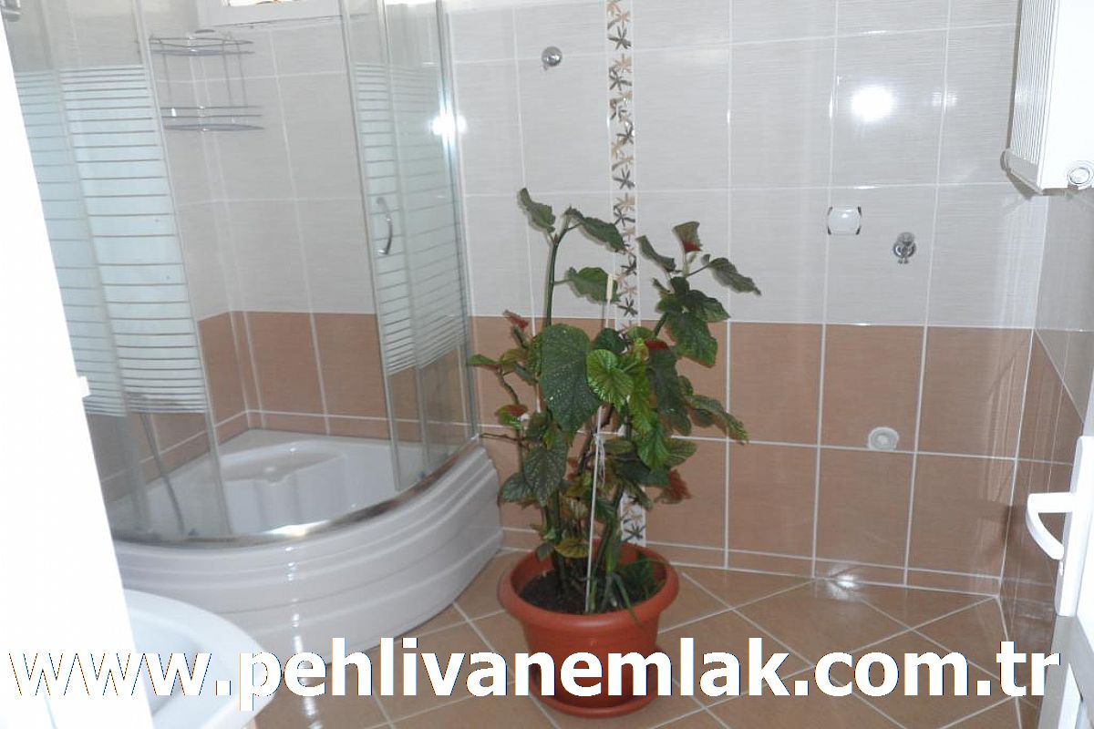 ALAPLI ERDEM YUVA EVLERİNDE DENİZ MANZARALI KİRALIK DAİRE