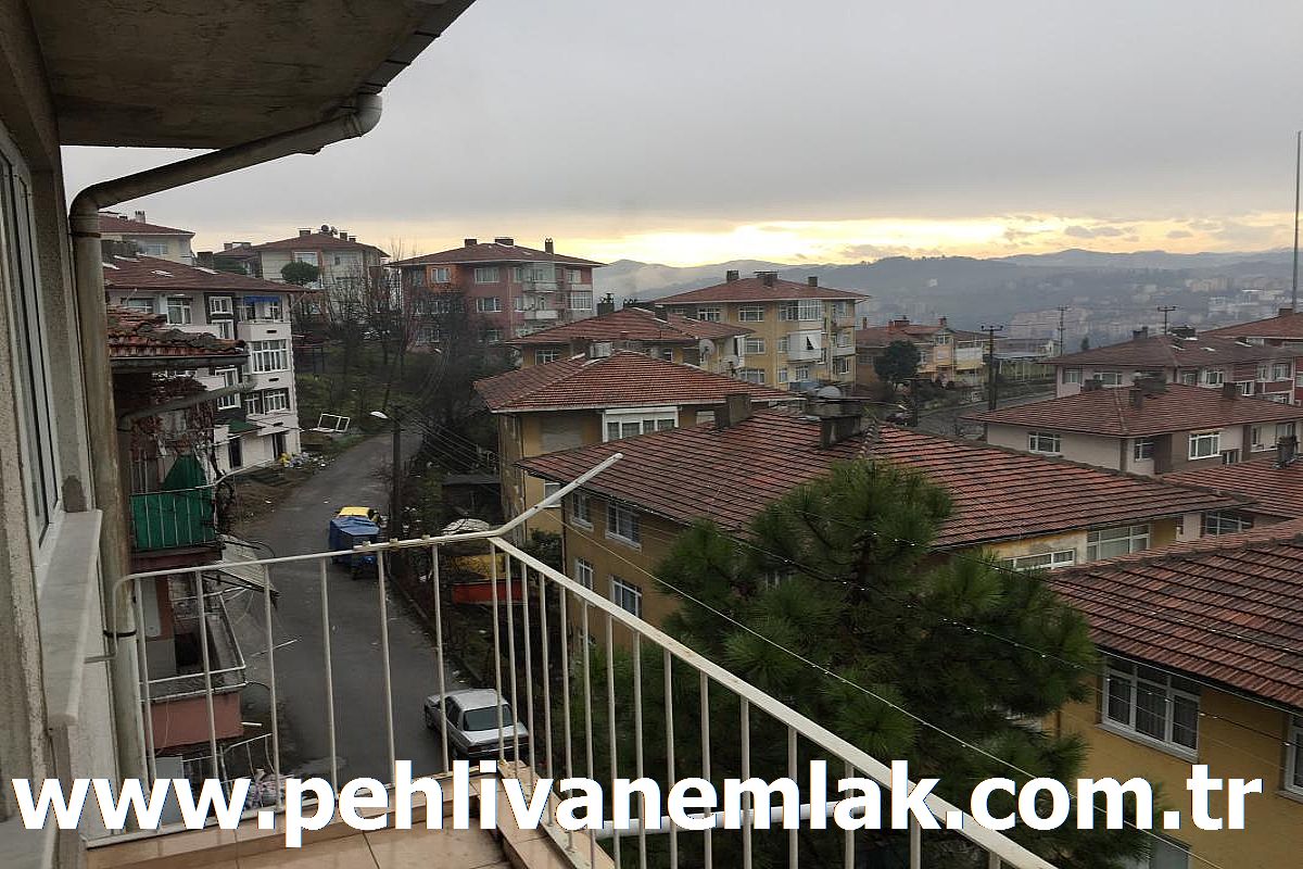 ALAPLI ÇARŞIYA YAKIN DENİZ MANZARALI KİRALIK DAİRE