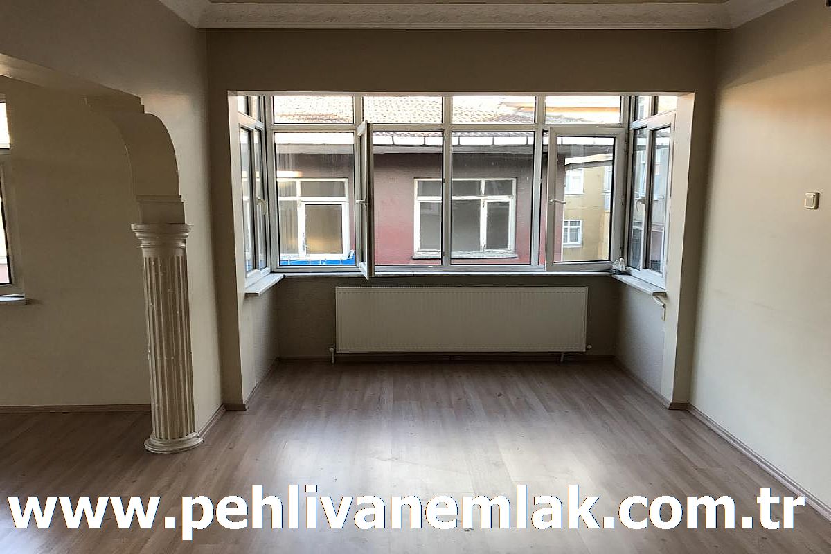ALAPLI ÜÇ KATLILARDA SATILIK DAİRE