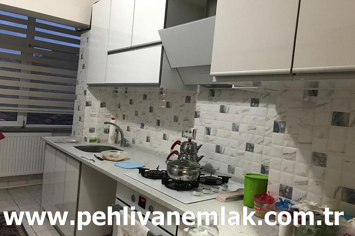 ÜÇ KATLILARDA İÇİ FULL YAPILI İKİNCİ KAT DAİRE