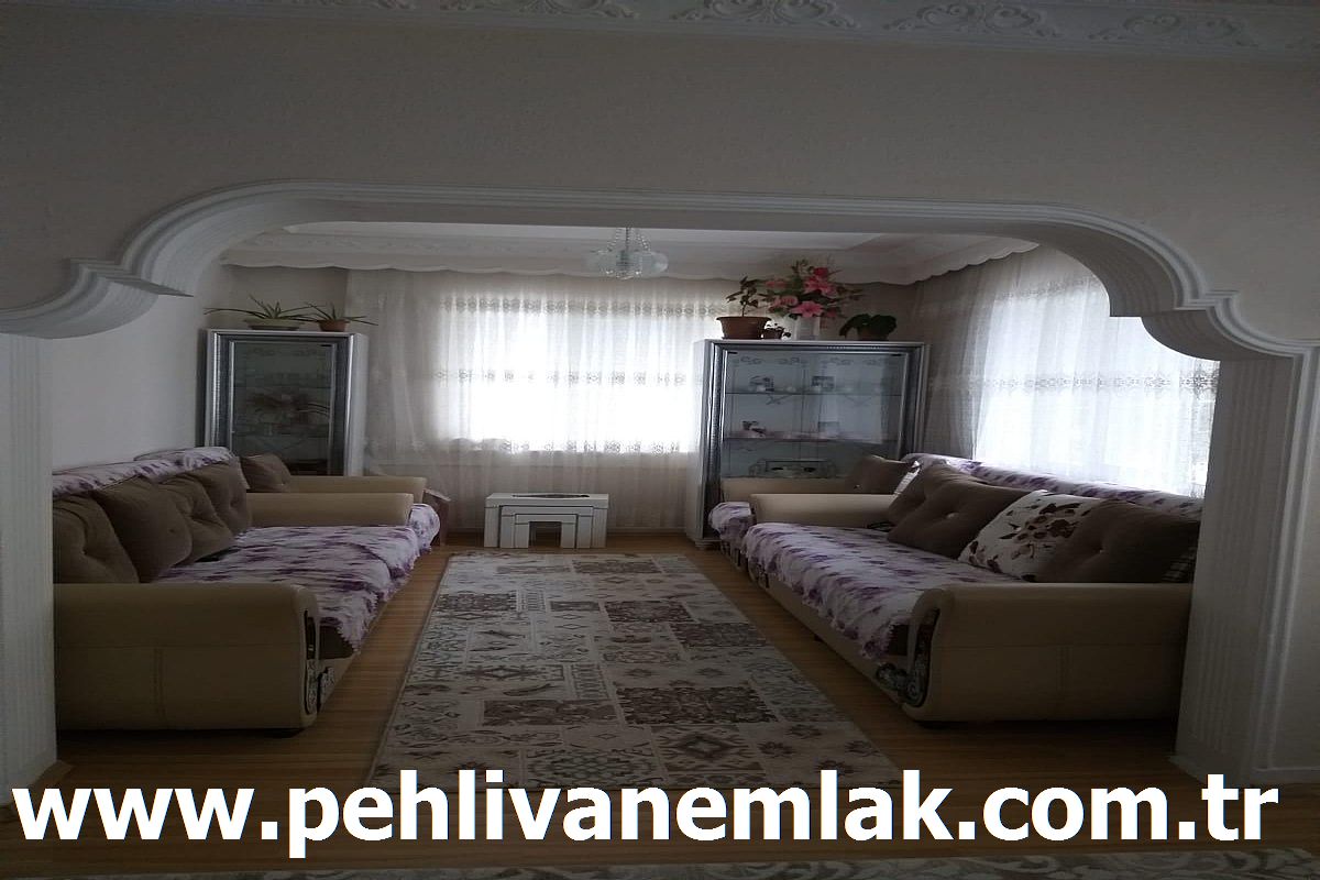 ALAPLI ÜÇ KATLILARDA ACİL SATILIK DAİRE PEHLİVAN EMLAK