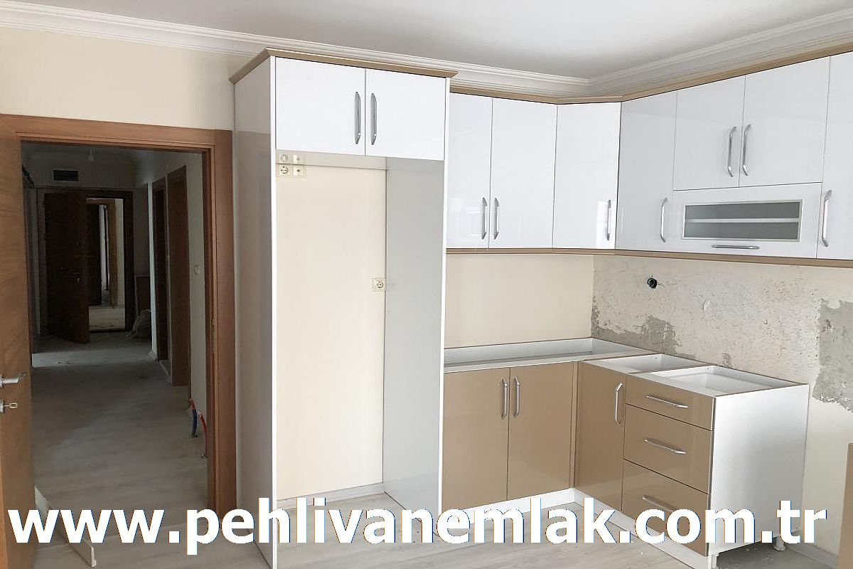 PEHLİVAN EMLAK ALAPLI MERKEZE YAKIN SIFIR SATILIK DAİRE