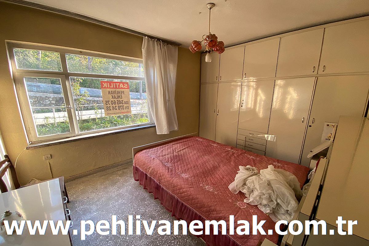 Alaplı Üç Katlılarda Yapısız Satılık Daire