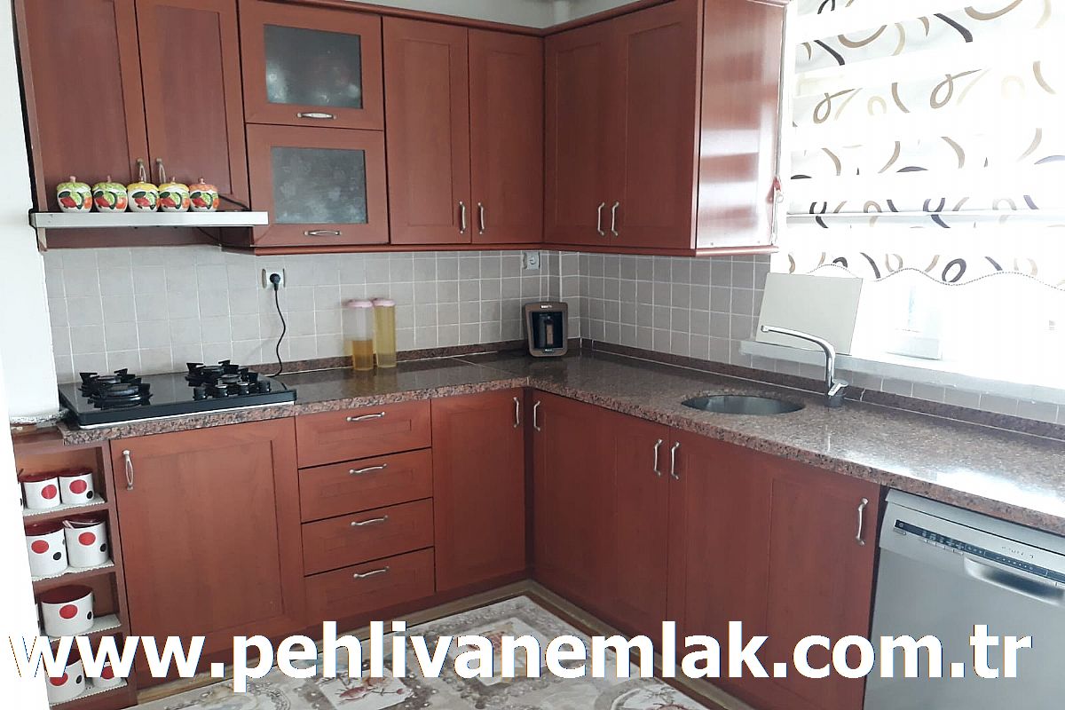 Pehlivan Emlaktan Acil Satılık 3+1 Daire