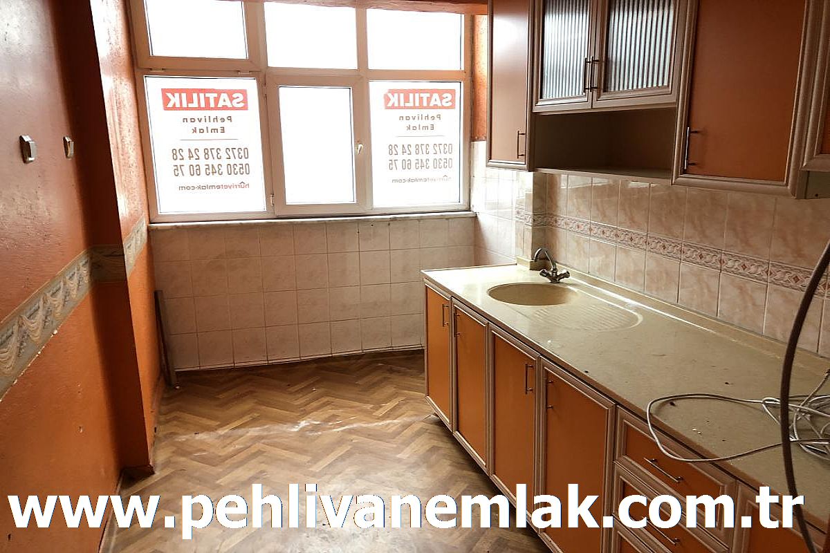 Yeni Siteler Çarşıya Yakın İkinci Kat Satılık Daire