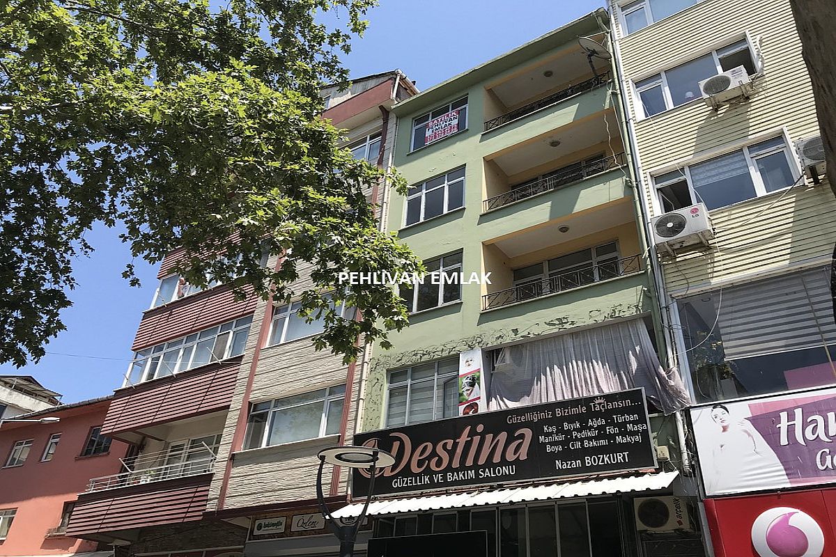 Alaplı Çarşı Merkezinde 1+1 Satılık Daire - Ofis