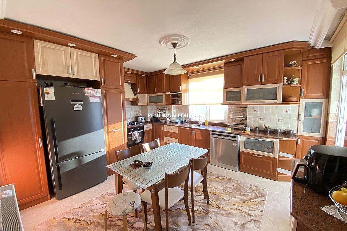 Alaplı Gençlik Sitesinde 280 m2 Ayrı Girişli Satılık Dubleks Daire