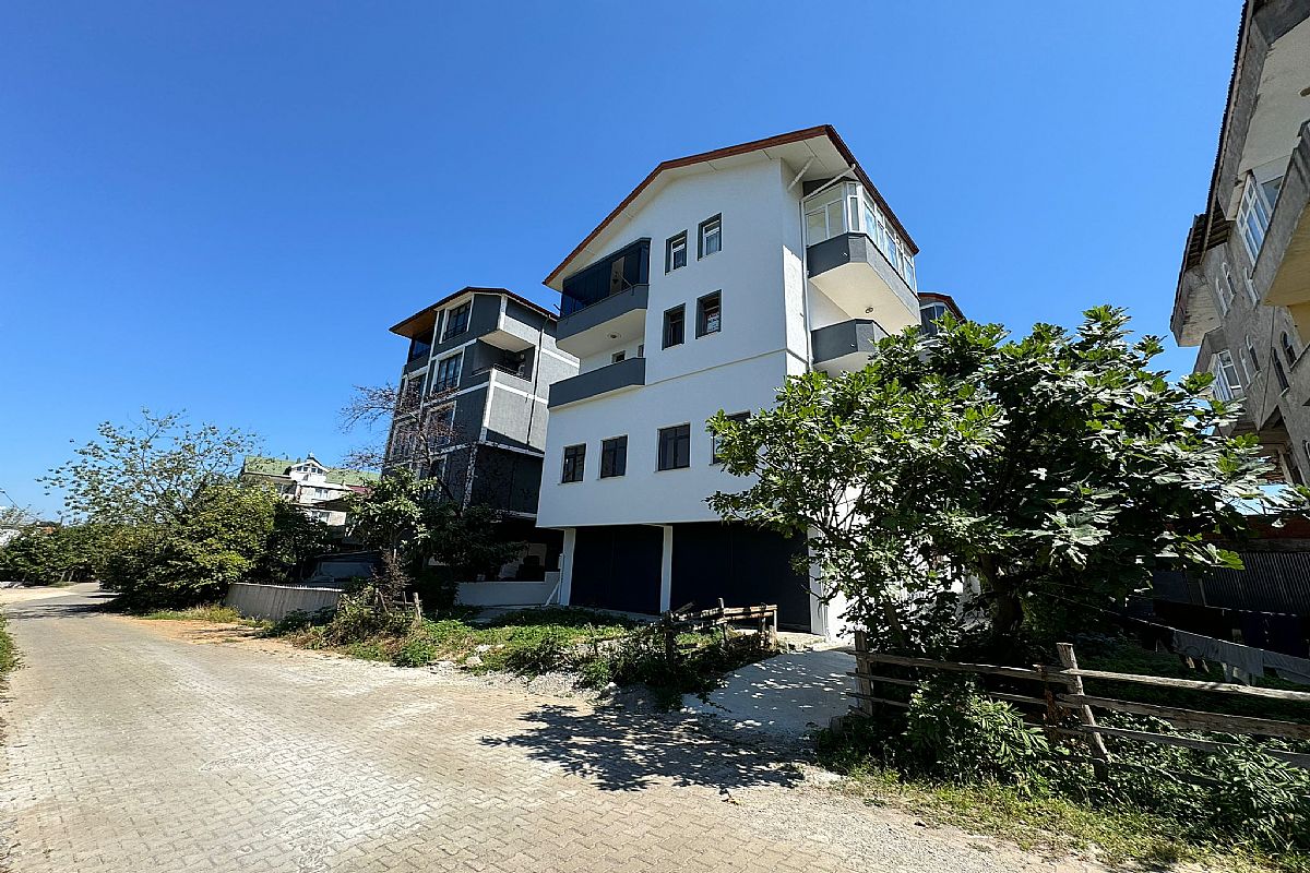 AKÇAKOCA AYAZLI MAH. SAPAK MEVKİ SATILIK DÜKKAN