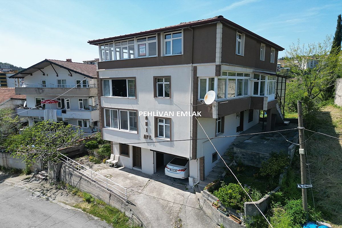 KDZ. EREĞLİ GÜLDERE MAH. 4 KATLI SATILIK BİNA VE ARSASI