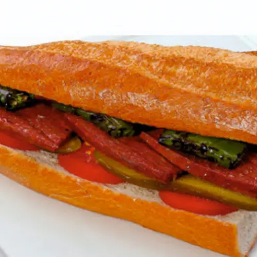 Yarım Ekmek Arası Sucuk